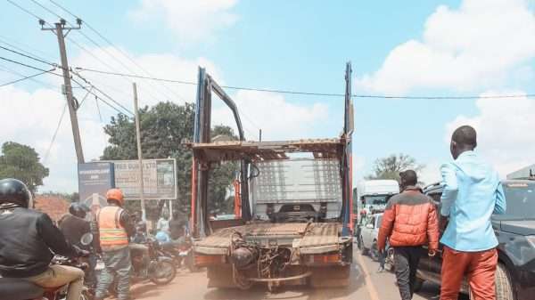 UNRA sucessfully removes truck abandoned on roadside