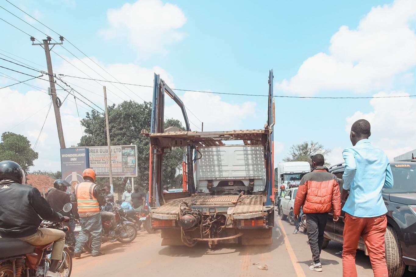 UNRA sucessfully removes truck abandoned on roadside